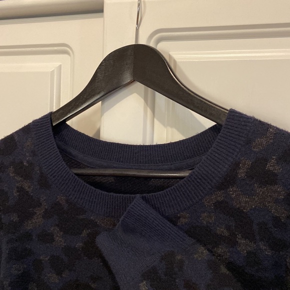 Lovely Denver Hayes sweater. Size M - Picture 3 of 5